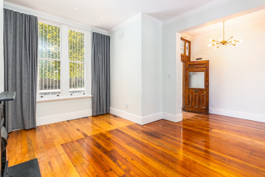 To Let 3 Bedroom Property for Rent in Green Point Western Cape